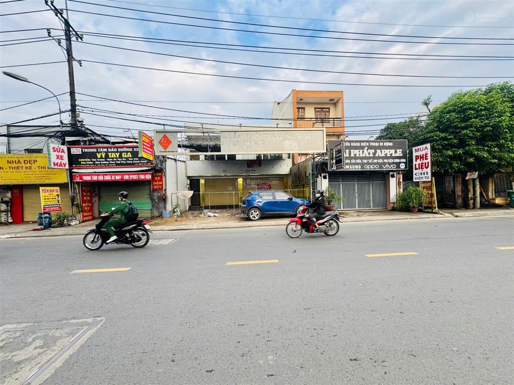 Góc 2mt ngang 15m trường sa. cn 92m2. hđt 75tr. siêu mtkd khu sầm uất. mua là lời. chỉ 24.72 tỷ