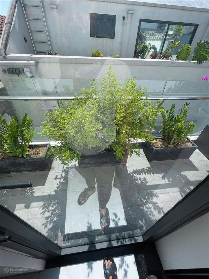 Bán kín mt 8.7m ung văn khiêm dài 20m. cn 160.146m2. 3 tầng. hđt 88tr. tốt nhất khu vực