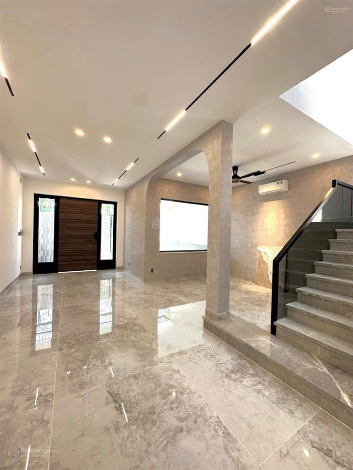 Siêu dòng tiền chỉ 47.3 tỷ mt 10m nguyễn cửu vân. dài 27m cn 255m2. 7 tầng. hđt 240tr. 3p qua q1