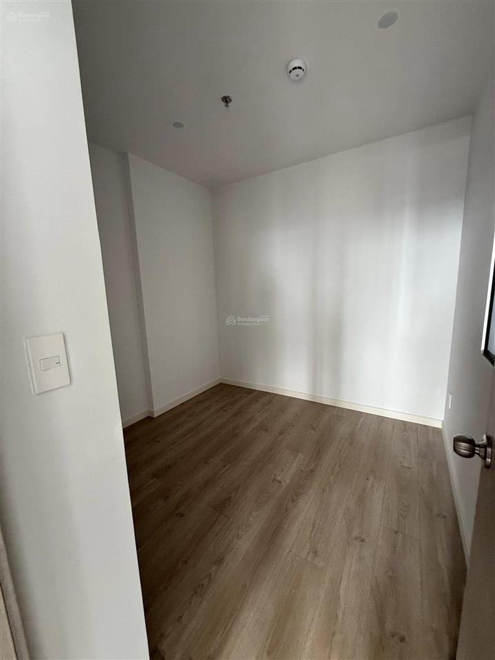 Bcons miền đông 54m2 2pn, 2wc chỉ 2,4 tỷ để lại 2 máy lạnh, gần metro suối tiên, làng đại học