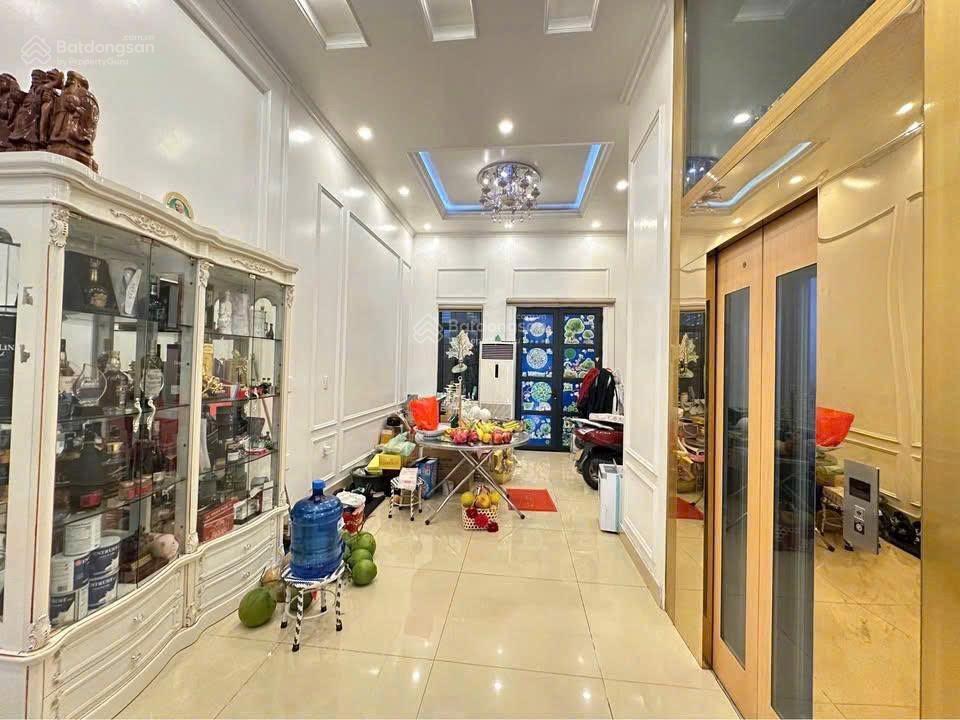 Chính chủ bán nhà 7 tầng thang máy khu vincom lê thánh tông giảm giá cực mạnh !!!