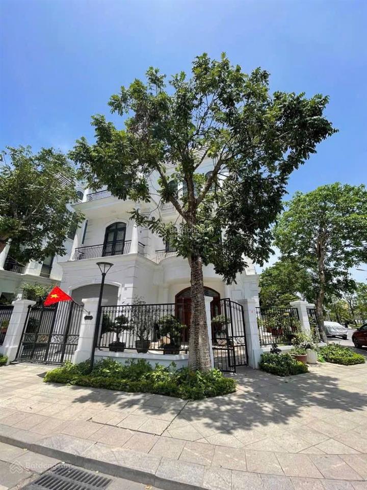 Bt đơn lập góc vinhomes imperia full nội thất có thang máy view sông thượng lý