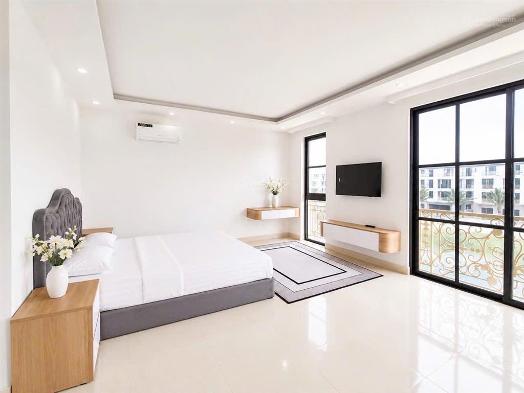 Cho thuê căn biệt thự hoàng gia vinhomes vũ yên rẻ nhất hiện tại!