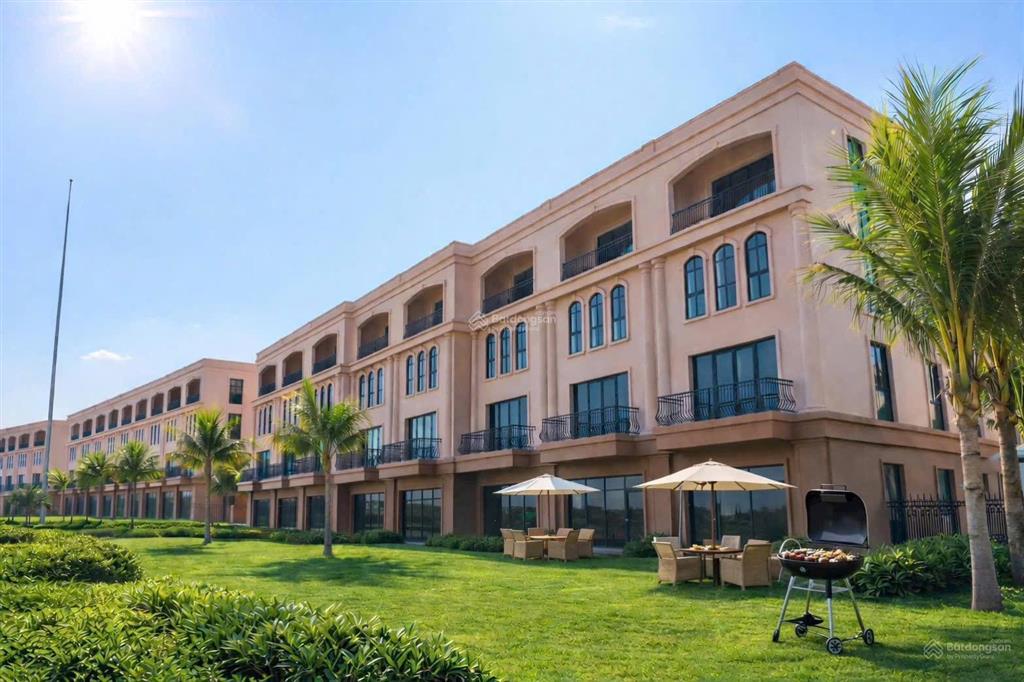 Mua 1 căn tặng 100m2 sân vườn phía sau nhà tha hồ trồng cây và khuôn viên