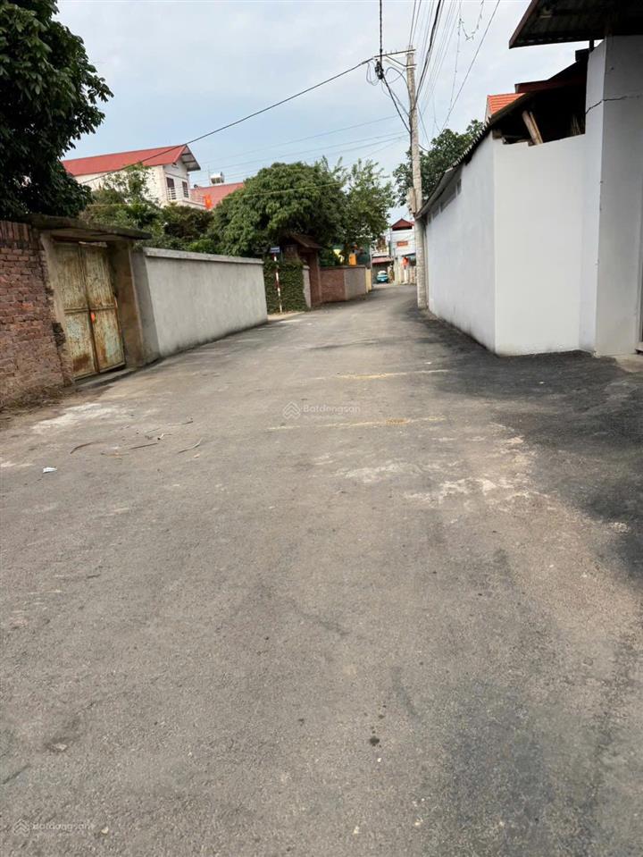 Bán đất thị trấn siêu vip  trị trí đắc địa2 ô tô tránh cách tt thị trấn 800m  99m