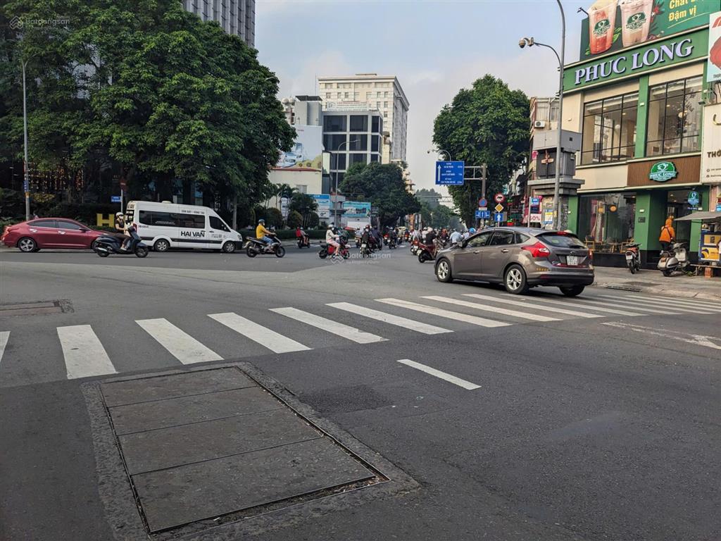 Mặt tiền đường ngay bà huyện thanh quan, p7, q3  đất  8.6x29m  khu vực xây cao  75 tỷ