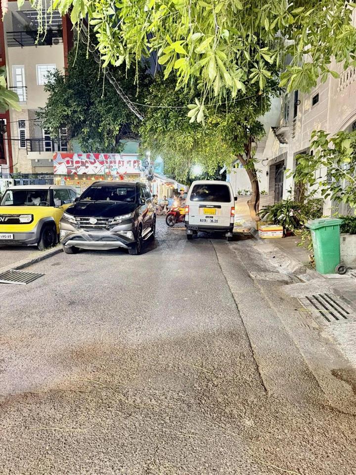 Bán nhà mt 3c thích quảng đức, p3, quận phú nhuận  6x17m  5 tầng  gía bán 24.5 tỷ