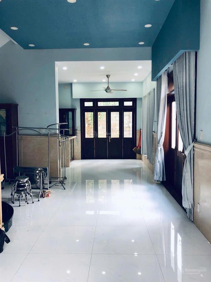 Giảm 4 tỷ bán biệt thự 235 đặng thùy trâm, q.bt  10x20m  3 tầng + áp mái  nhà đang ở  giá 28 tỷ