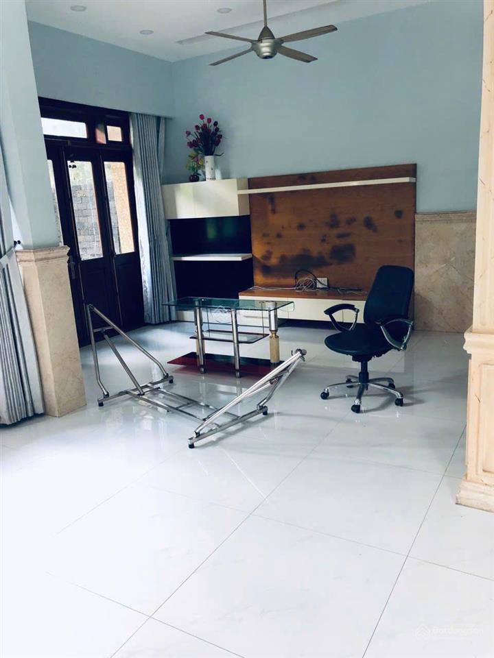 Giảm 4 tỷ bán biệt thự 235 đặng thùy trâm, q.bt  10x20m  3 tầng + áp mái  nhà đang ở  giá 28 tỷ