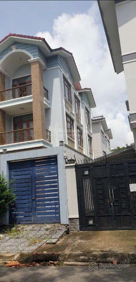 Giảm 4 tỷ bán biệt thự 235 đặng thùy trâm, q.bt  10x20m  3 tầng + áp mái  nhà đang ở  giá 28 tỷ