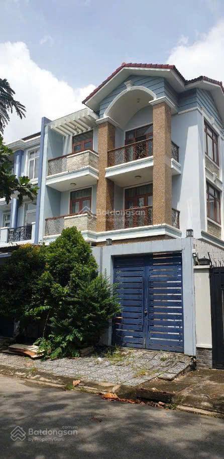 Giảm 4 tỷ bán biệt thự 235 đặng thùy trâm, q.bt  10x20m  3 tầng + áp mái  nhà đang ở  giá 28 tỷ