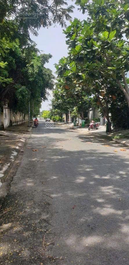 Giảm 4 tỷ bán biệt thự 235 đặng thùy trâm, q.bt  10x20m  3 tầng + áp mái  nhà đang ở  giá 28 tỷ