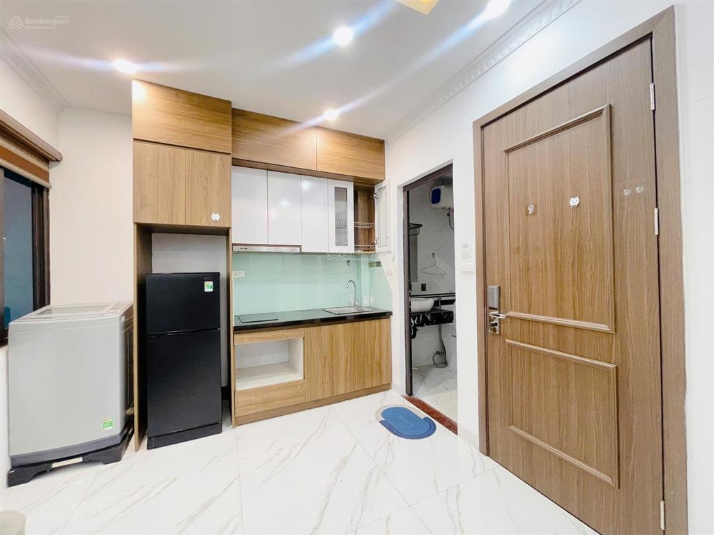 285 đội cấn, full đồ, máy giặt riêng, khoá từ vào ở luôn 5tr4/th