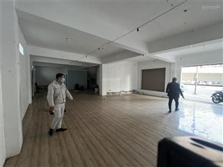 Cho thuê nhà mặt phố chùa bộc, diện tích 180m2 x 2 tầng, mt 10m thông sàn