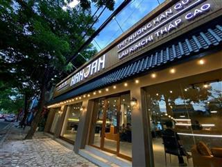 Cho thuê nhà căn góc mặt phố nguyễn thị định, diện tích 160m2, mặt tiền 15m