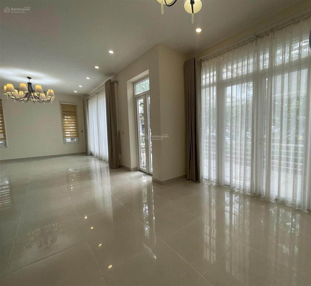 Cho thuê bt 270m2 siêu rộng để ở làm văn phòng giá hợp lý 25 triệu tại splendora bắc an khánh