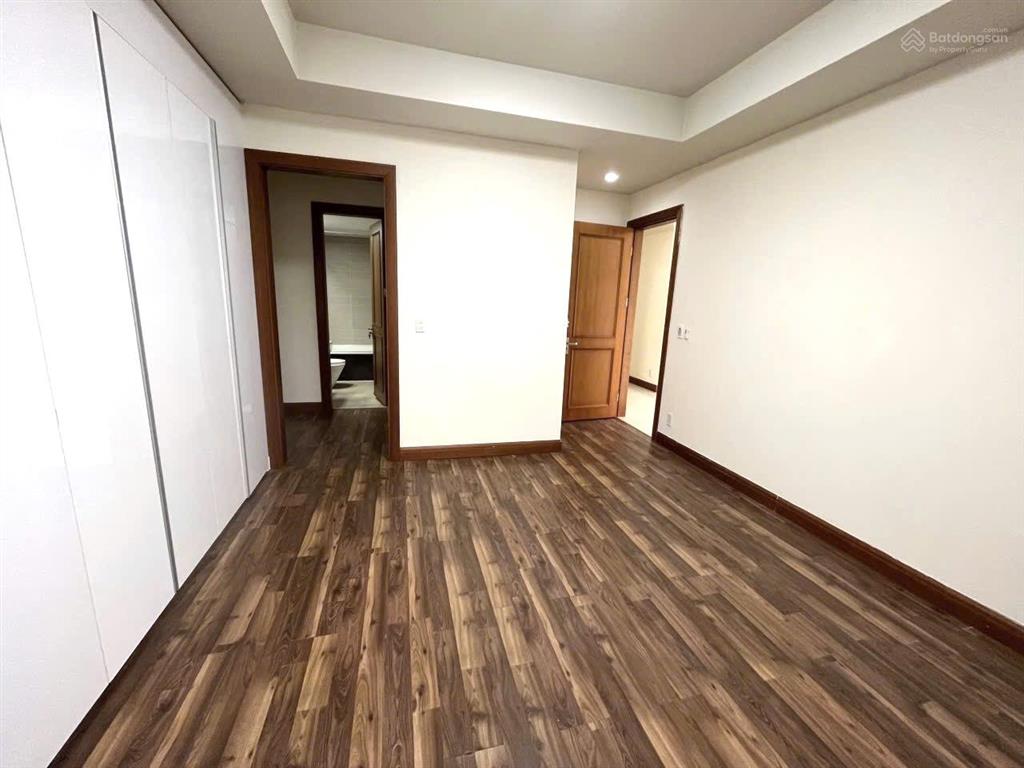 Bán nhanh căn hộ 150m2 toà 104, tầng đẹp view thoáng mát giá bán hấp dẫn 9,x tỷ tại splendora