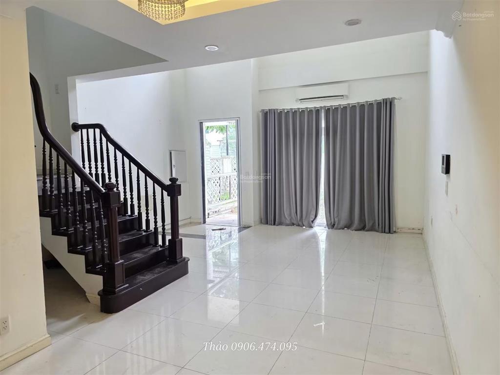 Cho thuê ngay liền kề splendora 103m2 nhà cơ bản dễ setup đồ giá thuê chỉ 15 triệu/th