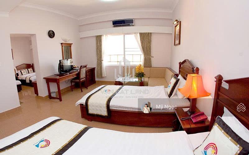 Bán khách sạn 1t9l vị trí vip 2 mặt tiền thùy vân bãi sau vũng tàu  50 phòng s=323m giá 260 tỷ