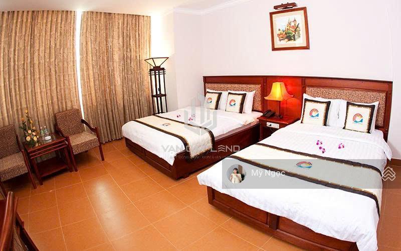 Bán khách sạn 1t9l vị trí vip 2 mặt tiền thùy vân bãi sau vũng tàu  50 phòng s=323m giá 260 tỷ