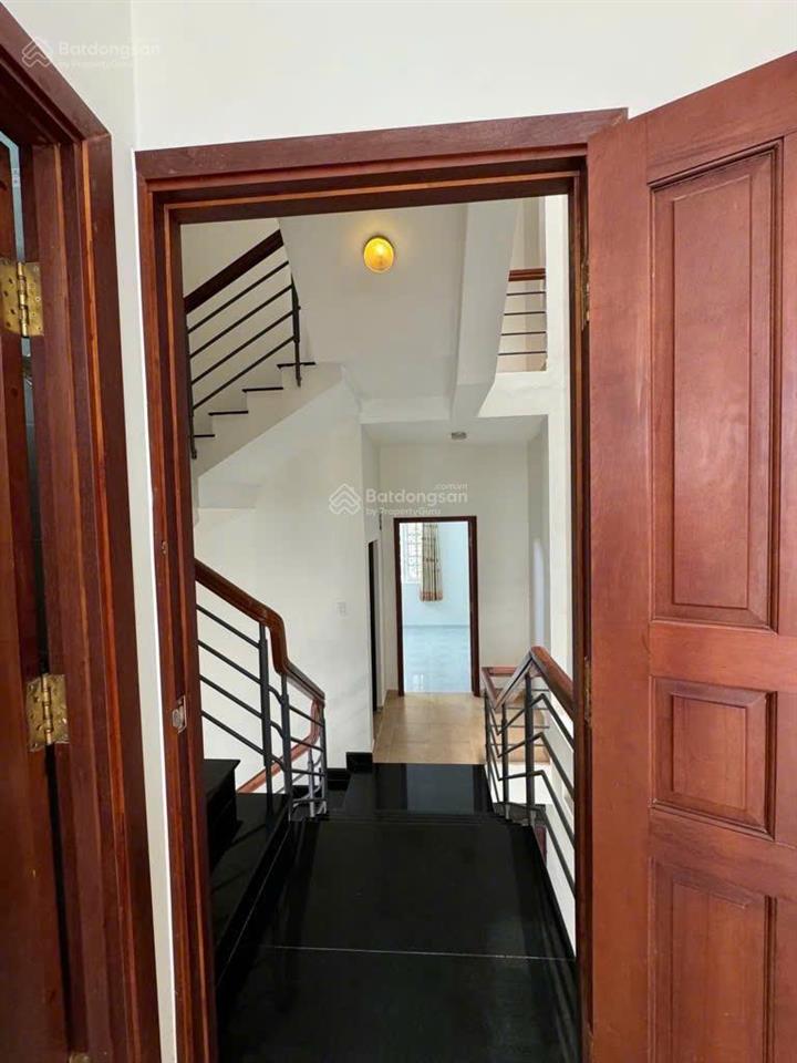 Nhà mặt tiền kd đường 17 dt 4x16m nở hậu 4 tầng ngay chợ hạnh thông tây chỉ 9.8 tỷ quá rẻ