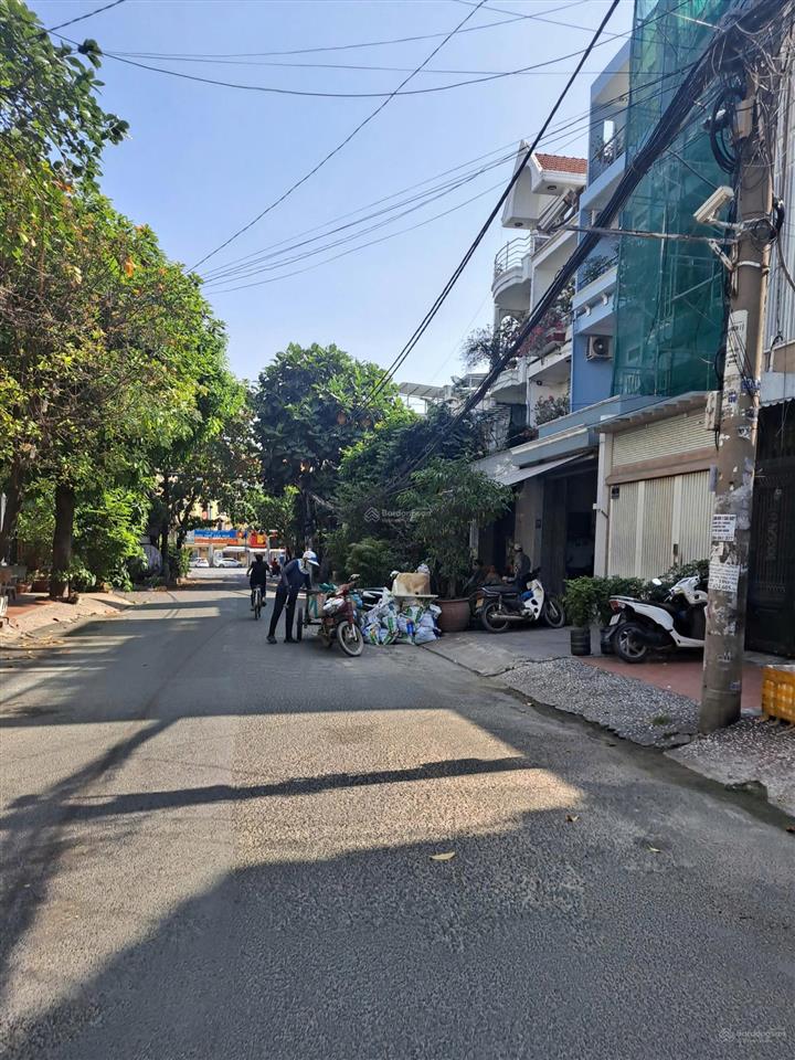 Nhà mặt tiền kd đường 17 dt 4x16m nở hậu 4 tầng ngay chợ hạnh thông tây chỉ 9.8 tỷ quá rẻ