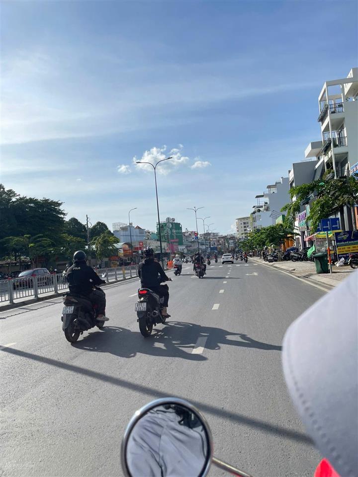 Bán lô đất tặng nhà đẹp hxh gần đh văn lang  dt 4x18m, dương quảng hàm, p5, gò vấp giá 8 tỷ hơn