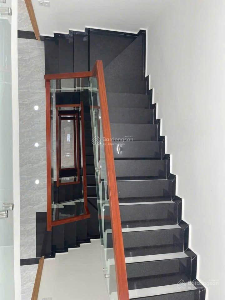 Bán nhà hxh 6m tân thới hiệp 15 q12  dt 4x26m cn 106m  4 tầng chỉ 6.8 tỷ tl giá siêu tốt
