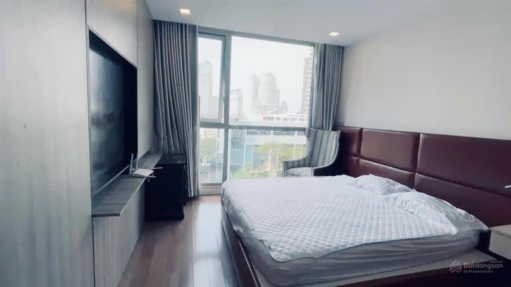 Cho thuê căn hộ vinhomes central park 2 phòng ngủ, full nội thất cao cấp