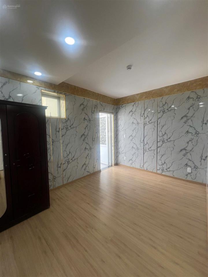 Cho thuê căn hộ penhouse vip 120m2, loại 3pn  3wc, 3 ban công, hàng khan hiếm, giá 19tr/th