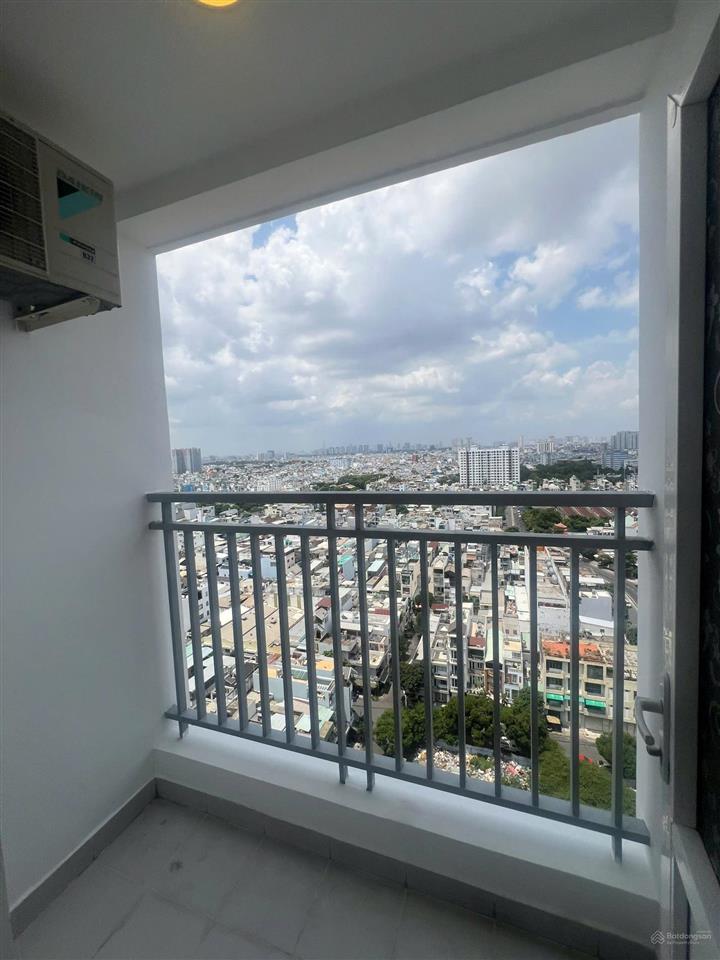 Cho thuê căn hộ penhouse vip 120m2, loại 3pn  3wc, 3 ban công, hàng khan hiếm, giá 19tr/th