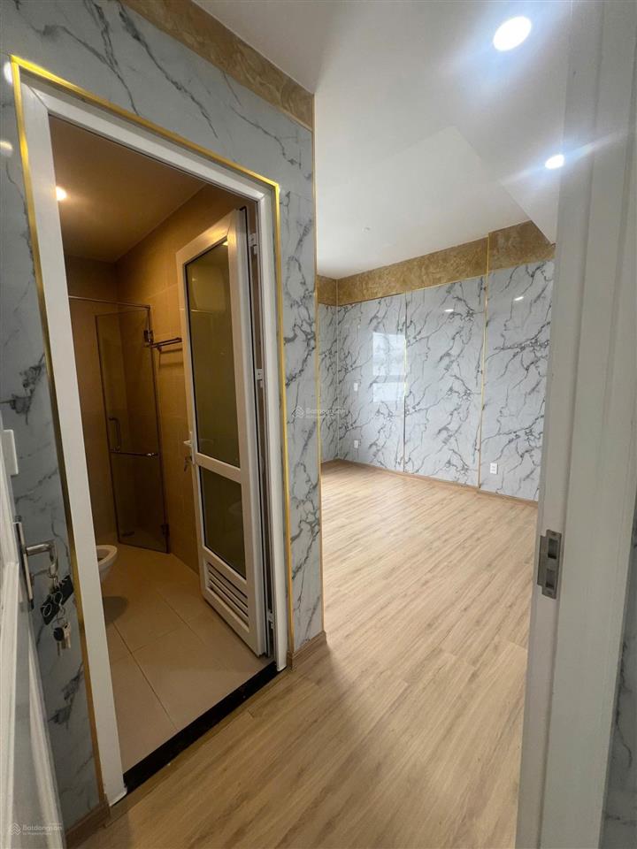 Cho thuê căn hộ penhouse vip 120m2, loại 3pn  3wc, 3 ban công, hàng khan hiếm, giá 19tr/th