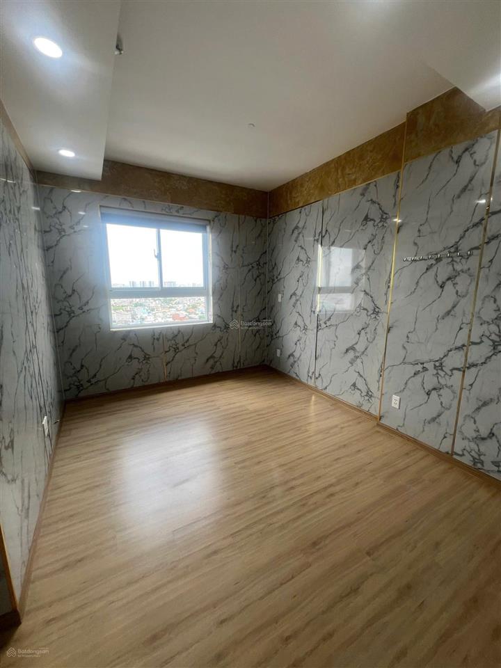 Cho thuê căn hộ penhouse vip 120m2, loại 3pn  3wc, 3 ban công, hàng khan hiếm, giá 19tr/th