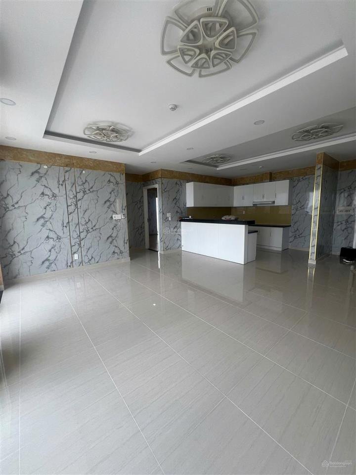Cho thuê căn hộ penhouse vip 120m2, loại 3pn  3wc, 3 ban công, hàng khan hiếm, giá 19tr/th