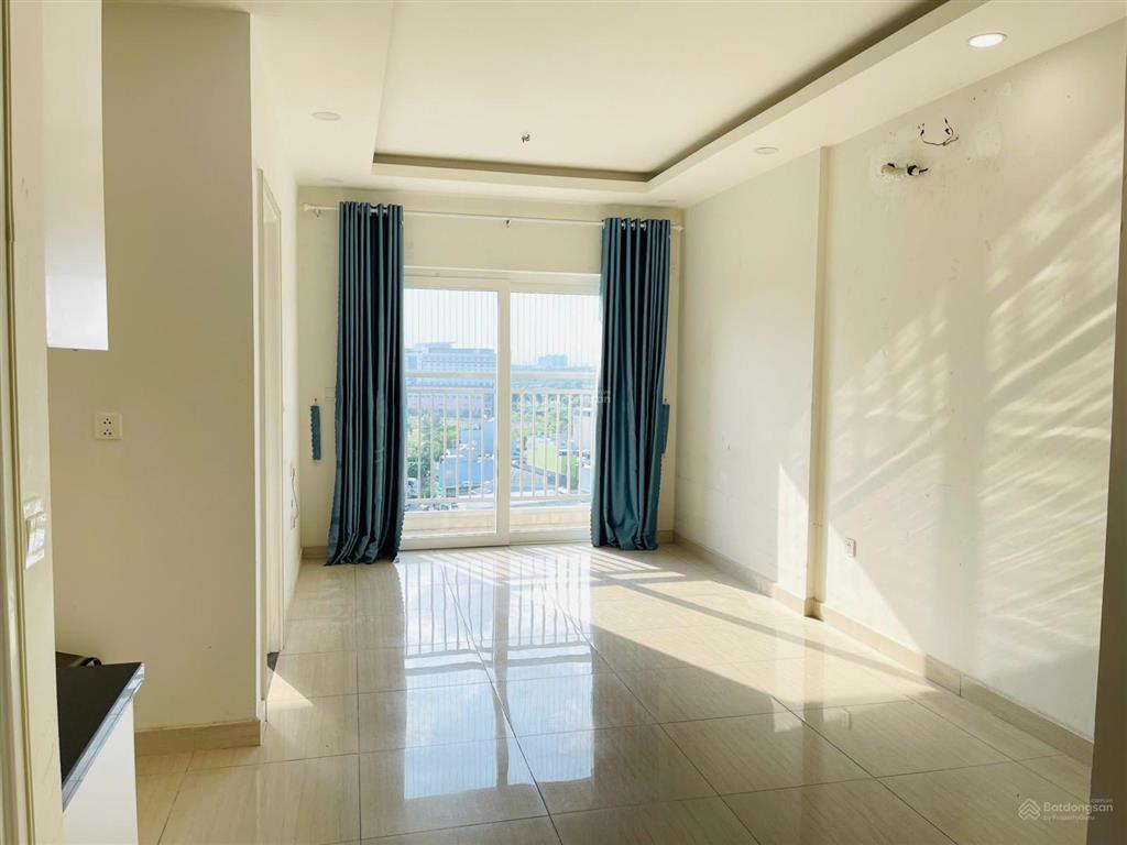 Căn hộ 1pn giá tốt 2,9 tỷ, sổ hồng sẵn công chứng, sẵn nội thất, tầng trung view đẹp, mát