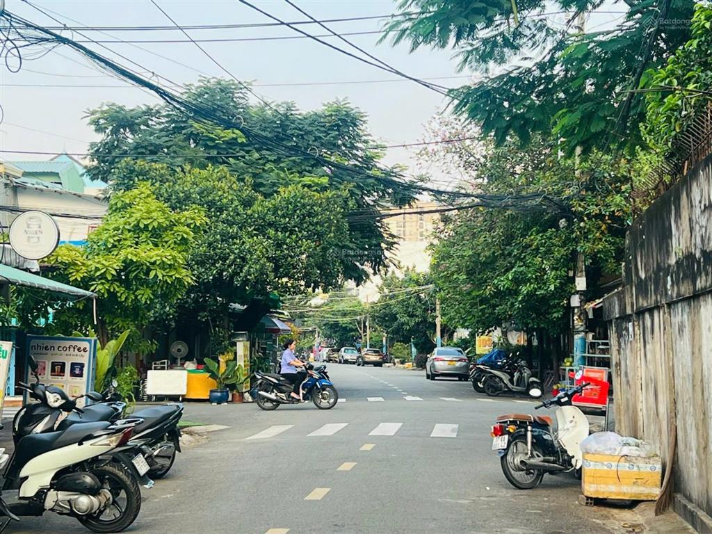 Hiếm rẻ nhà phước bình 8,3 tỷ tl. cách đỗ xuân hợp 200m