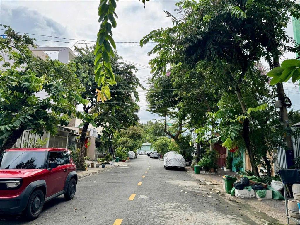 Hiếm rẻ nhà phước bình 8,3 tỷ tl. cách đỗ xuân hợp 200m