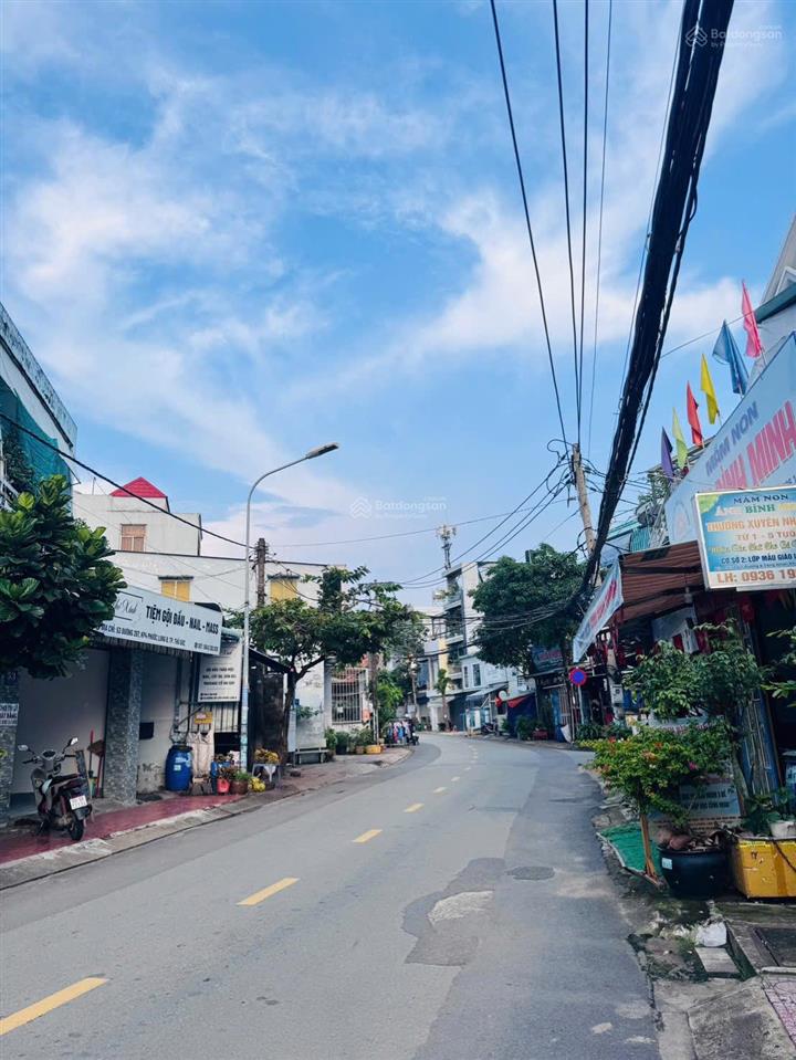 Bán đất tặng nhà ngay đại học văn hoá  đỗ xuân hợp, phước long