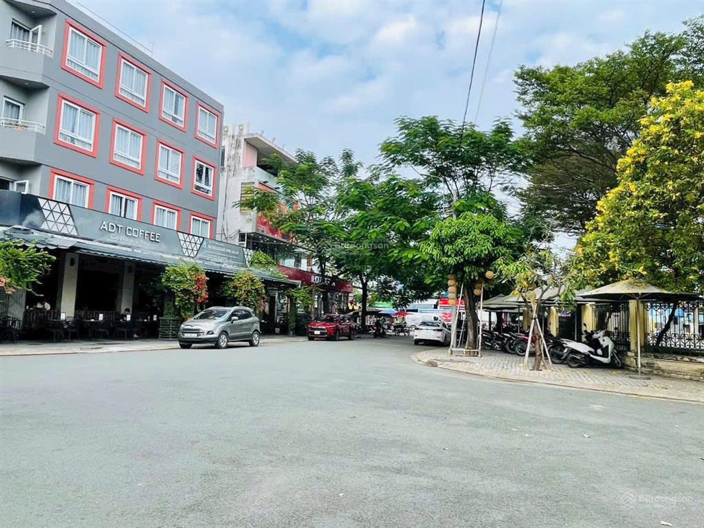 Giảm tiếp siêu hiếm chủ đang rất thiện chí bán. sẵn nhà 3 tầng hoàn công  ngay đỗ xuân hợp 100m