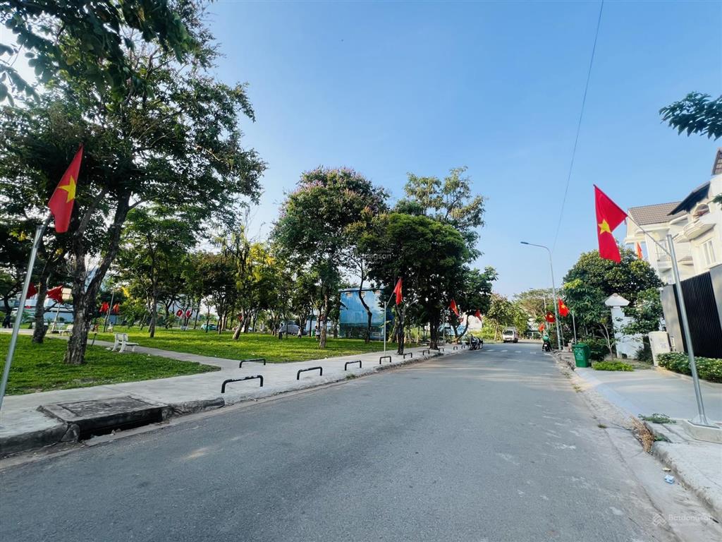 Chủ ngộp cần bán biệt thự kdc gia hoà  đỗ xuân hợp, phước long