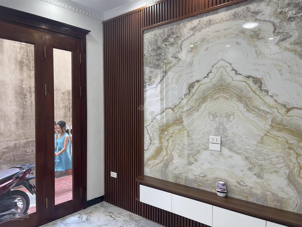 Bán nhà lĩnh nam  vĩnh hưng. ngõ ô tô. kinh doanh nhỏ. giá 9,x tỷ. thương lượng mạnh