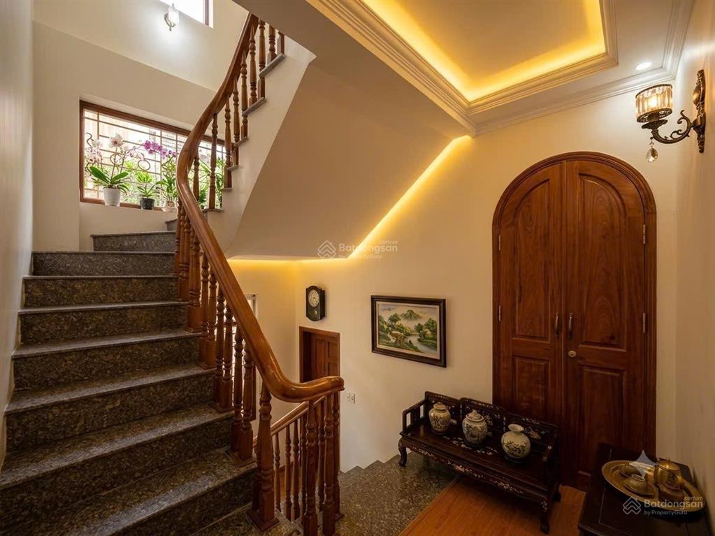 Siêu phẩm lõi hbt. hiếm có phố nguyễn đình chiểu. sở hữu ngay vị trí vàng. dt 33m2. mt 4m.