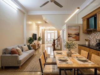Bán nhà đẹp hbt, vị trí vàng. dt 50m2, 6 tầng. cơ hội sở hữu an cư lý tưởng. nơi kết nối hoàn hảo