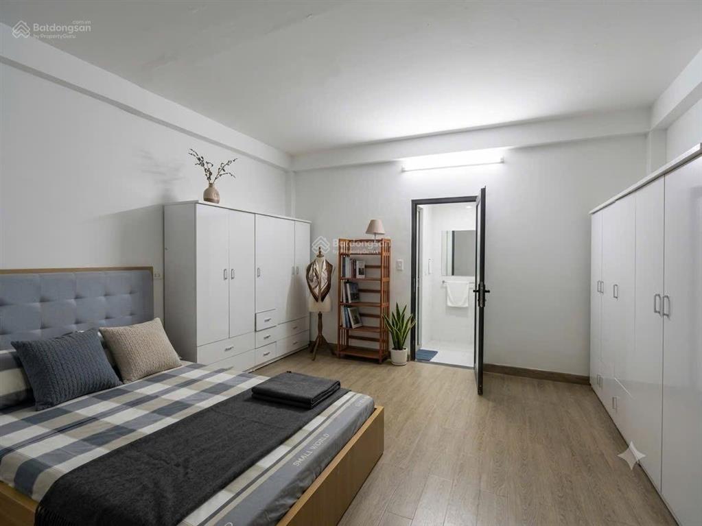 Bán nhà hbt gần bách  kinh  xây, 35m2, x 5 tầng  vị trí vàng, ngõ nông sạch đẹp.