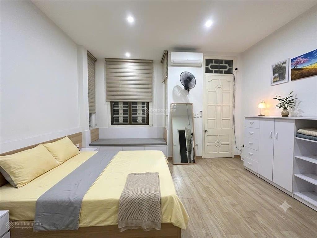 Bán nhà hbt gần bách  kinh  xây, 35m2, x 5 tầng  vị trí vàng, ngõ nông sạch đẹp.