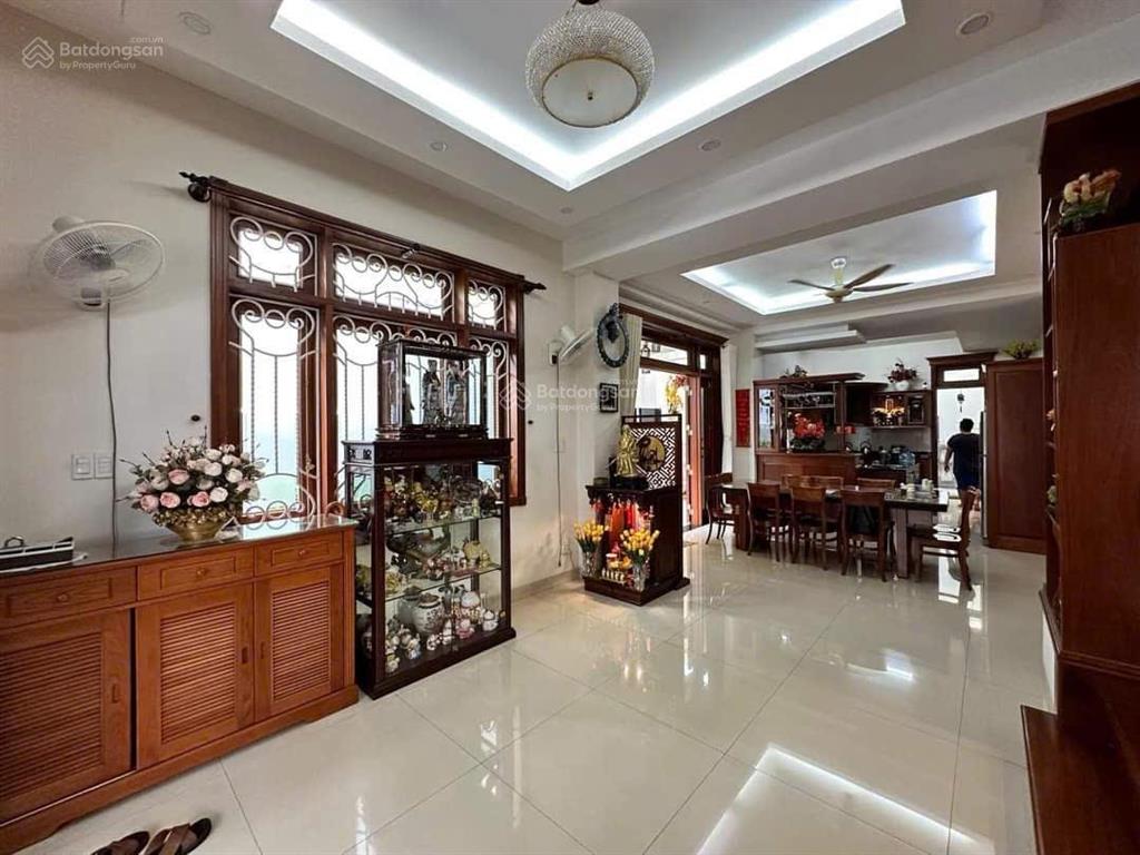 Bán gấp biệt thự hxh 10m lê văn sỹ, q. 3, dt 10x21m, 1 trệt, 3 lầu, giá 55 tỷ