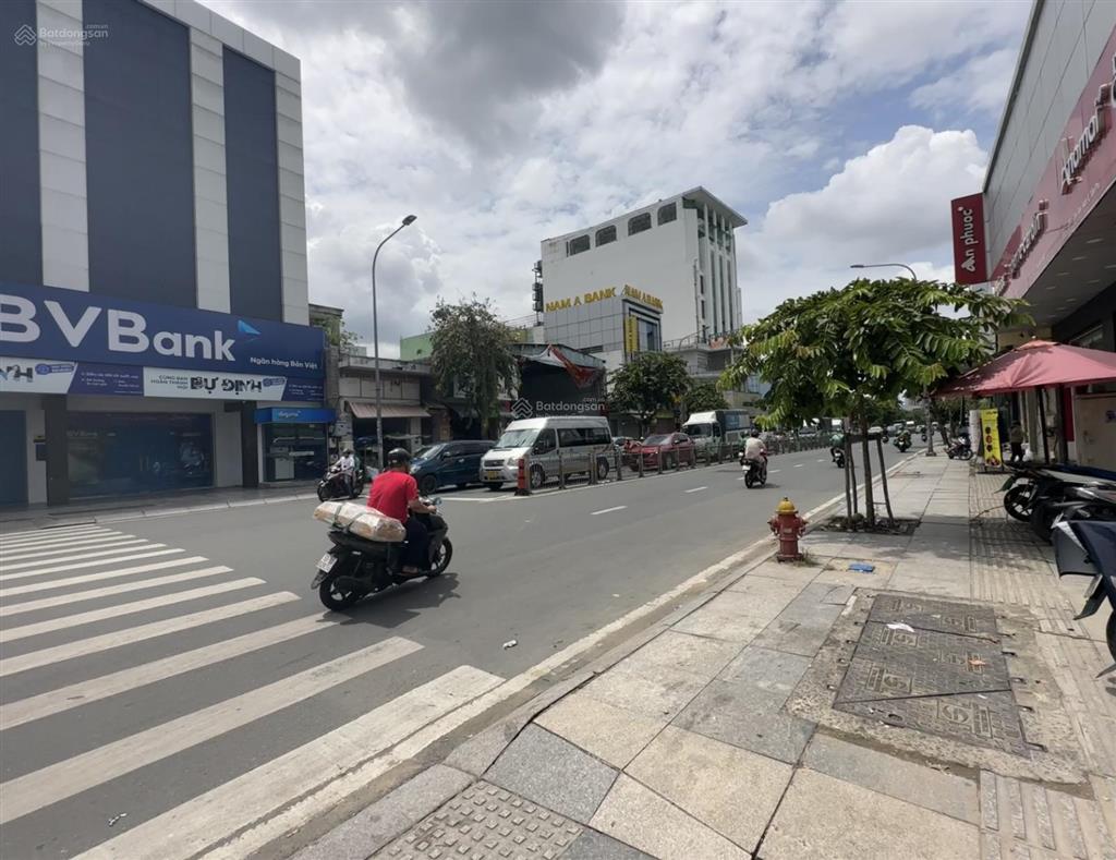Giảm 10 tỷ! bán gấp building ngay mt xô viết nghệ tĩnh, p. 19, bình thạnh 10x23m, 7 tầng, giá 40 tỷ