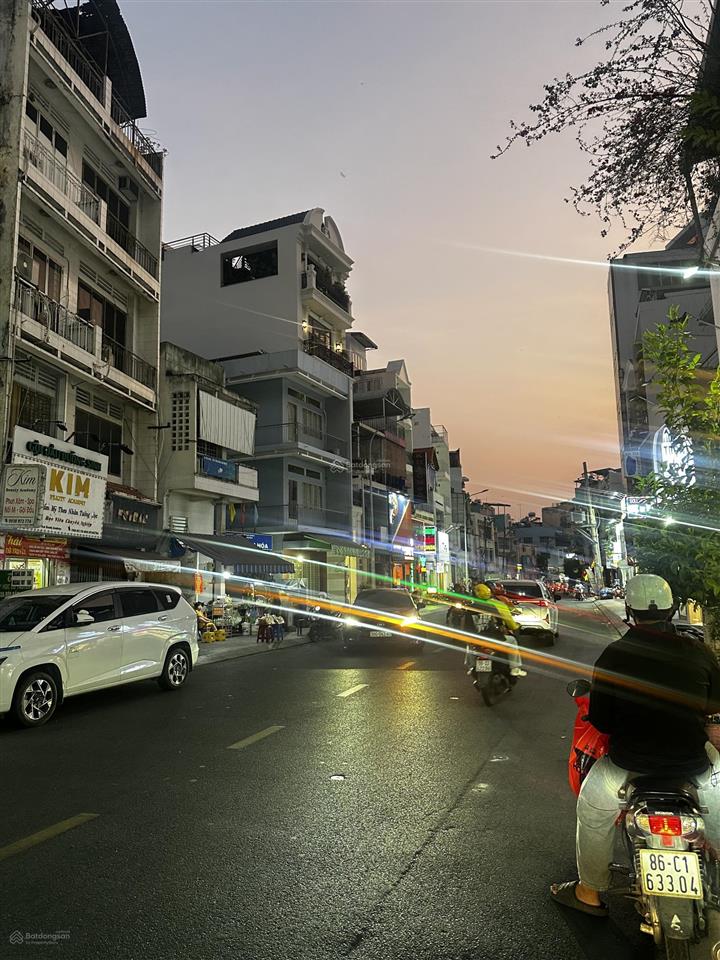 Ngộp bank! bán gấp mặt tiền huỳnh văn bánh, phú nhuận, (5mx12m), 5 tầng + thang máy, giá 17.8 tỷ