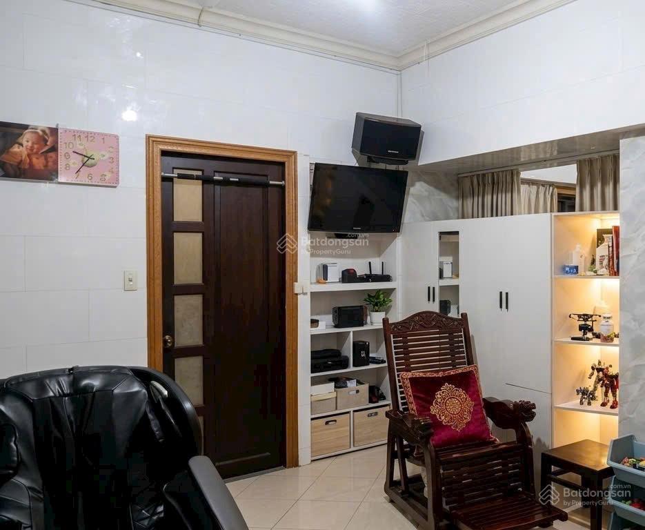 Cần bán mt út tịch, p.4, tân bình, (4.2m x 16m), 4 tầng, hđt 38tr/tháng, giá bán 14.5 tỷ