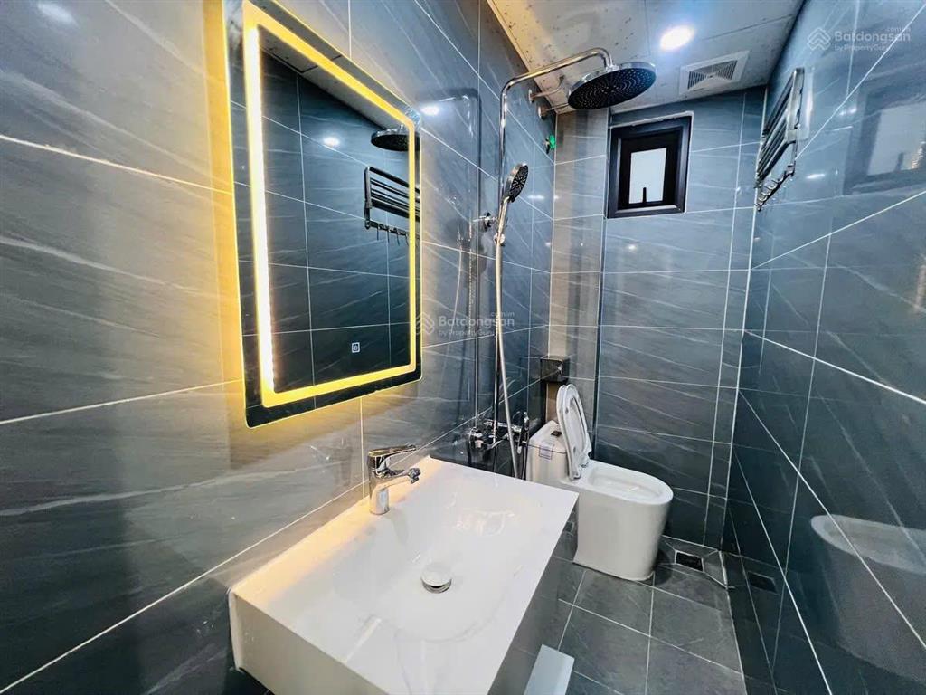 Bán nhà phân lô ngõ phố hồ tùng mậu  mai dịch  cầu giấy. dt 30 m2, 5 tầng, (giá 8,4 tỷ)